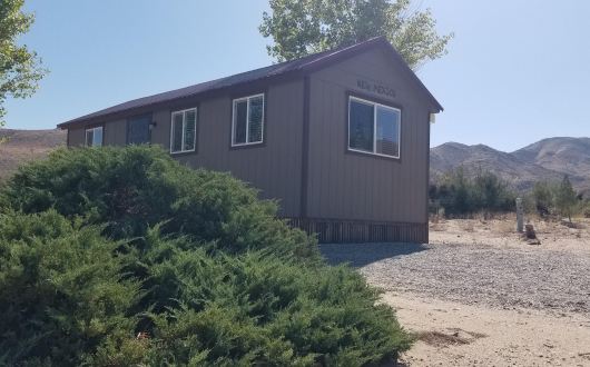 timber-cabin-exterior2.jpg